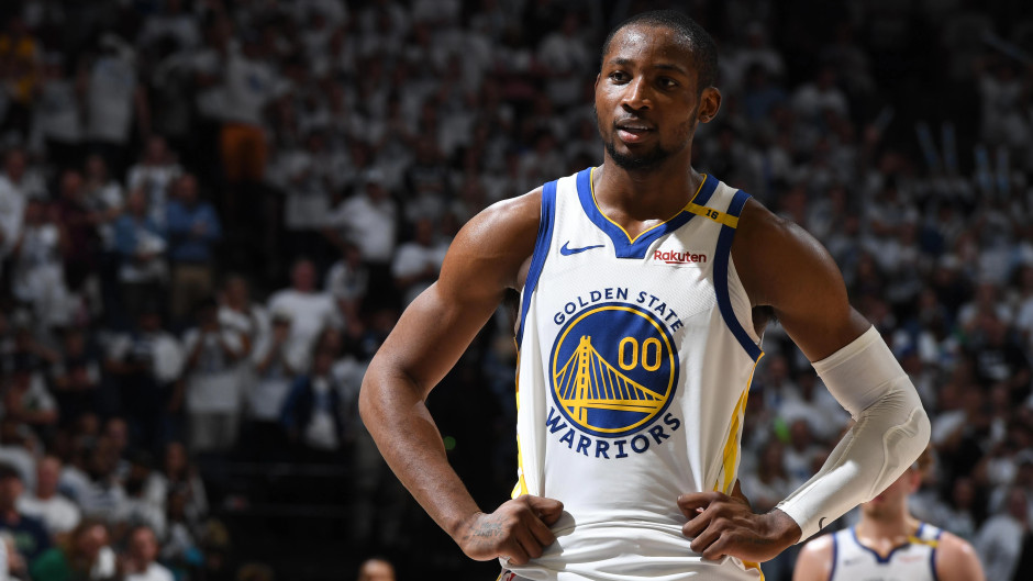 美记：库明加未来去向会在几天内决定，勇士依旧在探寻先签后换的方案