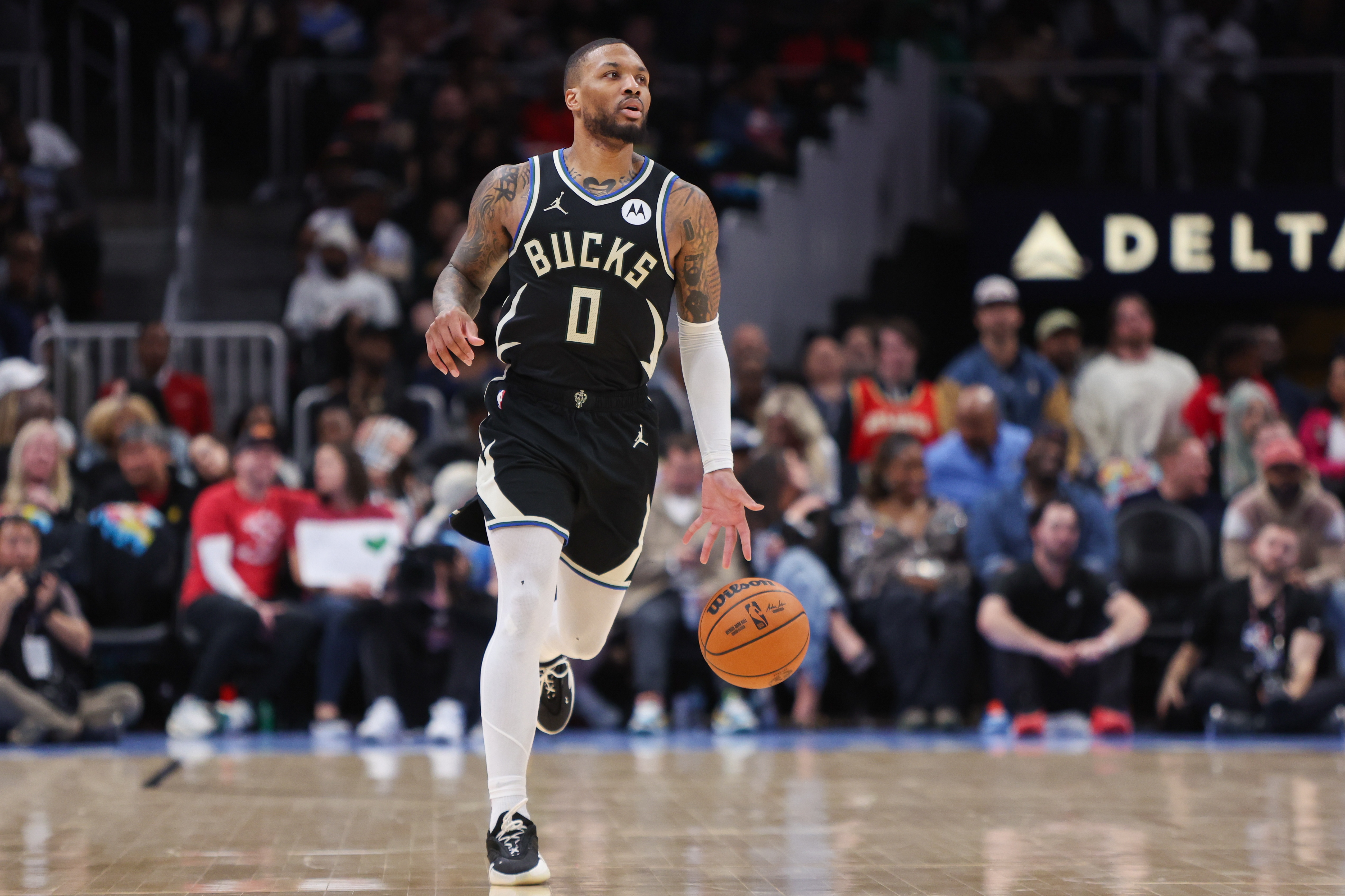 名记：目前预期是利拉德新季不会签任何队 一分不少拿&amp;有时间康复