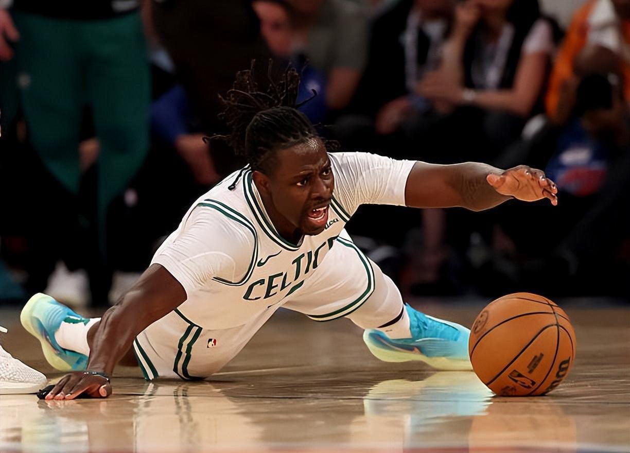 物是人非！4年前的冠军阵容，如今仅剩8人还在NBA，2人继续留守！