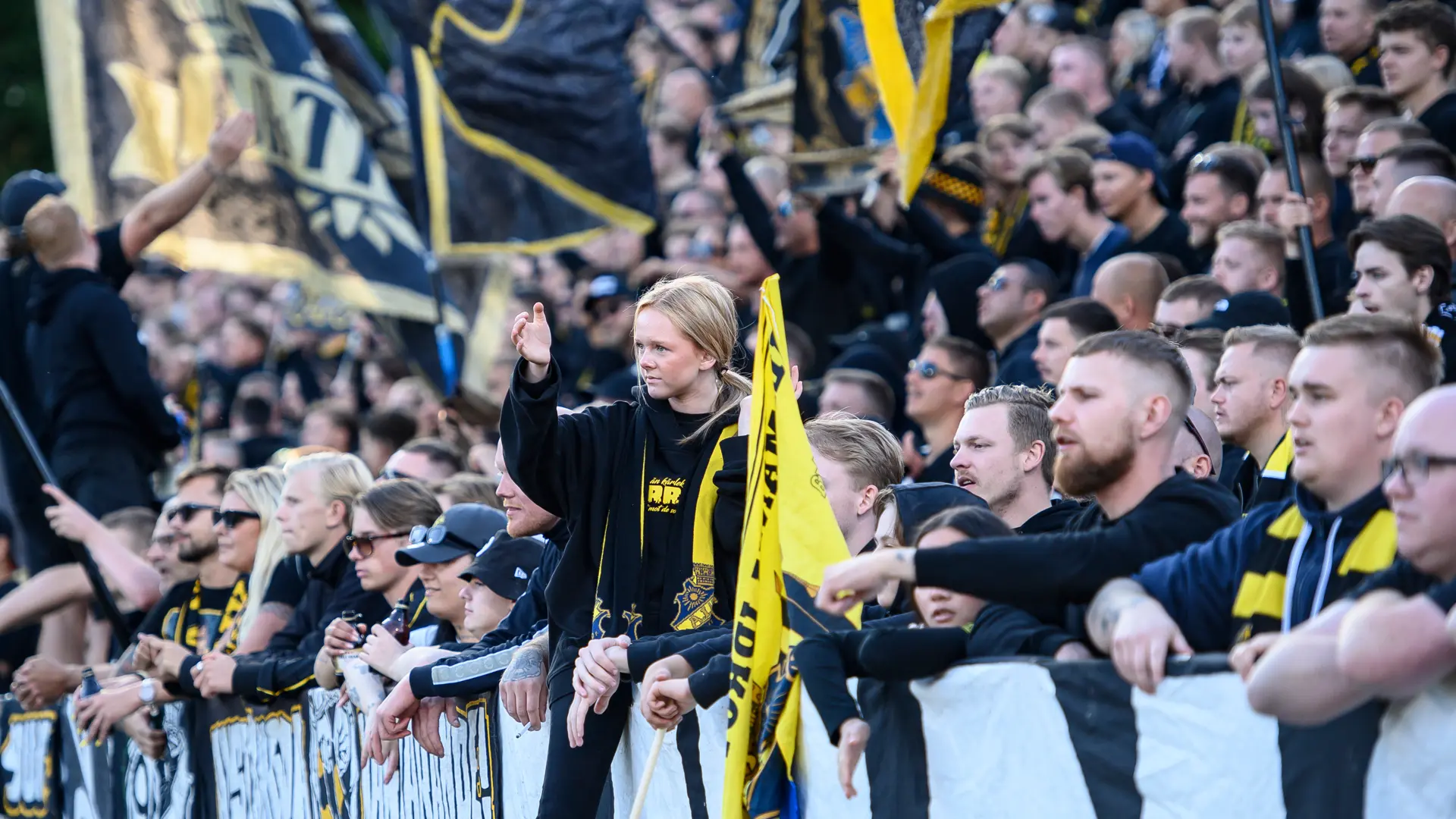 开云-爱游戏-周日001前瞻：哈姆斯塔德上轮吞下完败，索尔纳天才中锋受伤缺席