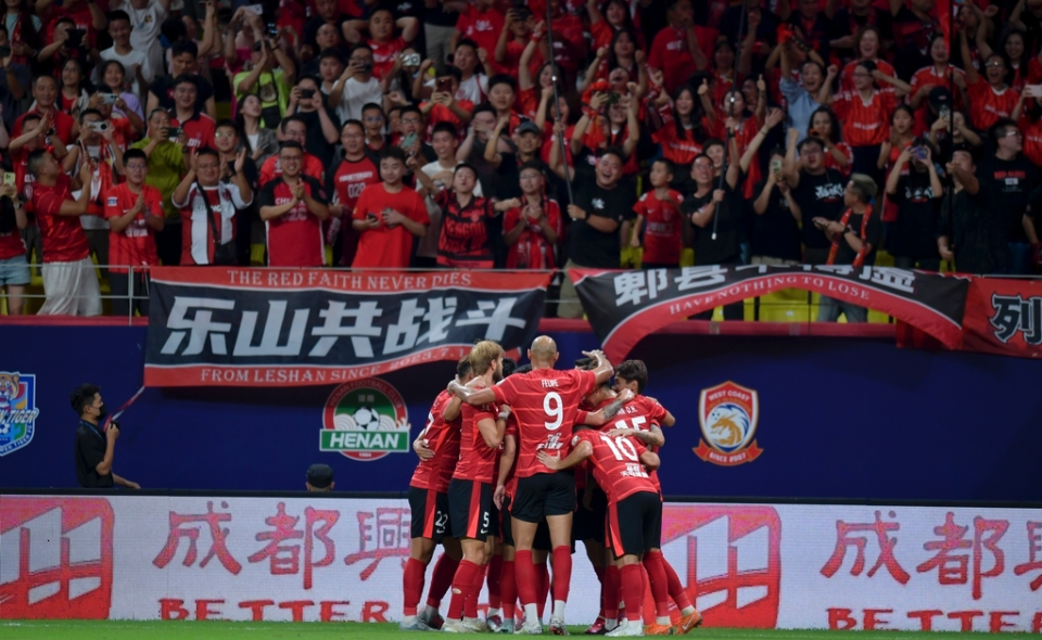 海港天崩开局！开场30分钟连丢3球，蓉城飞翼独造3球，费利佩双响