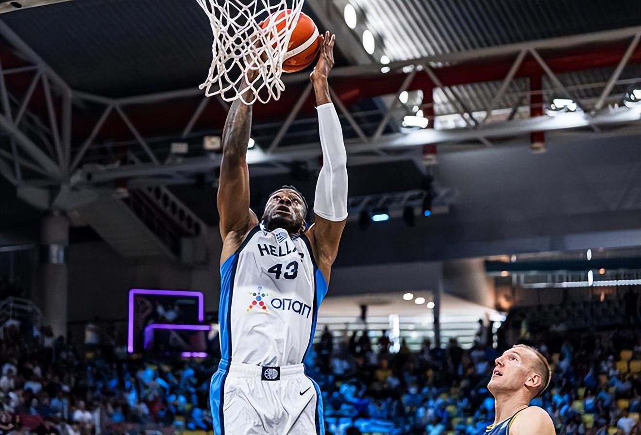 开云体育平台-为了签下字母哥哥，雄鹿接下来不得不裁掉两名年轻球员？