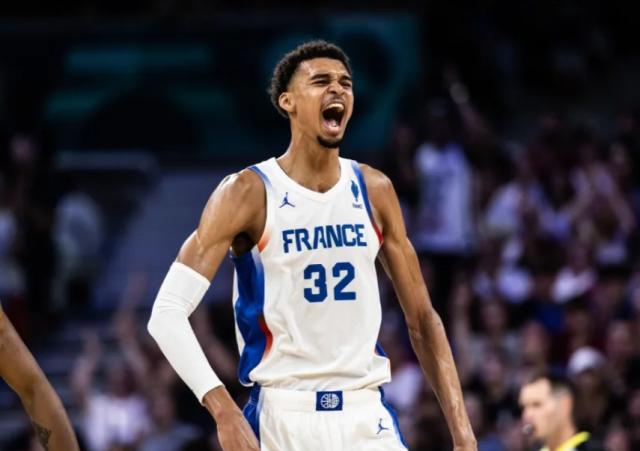 开云-爱游戏-攻防全能中流砥柱！文班完美奥运首秀助法国逆转