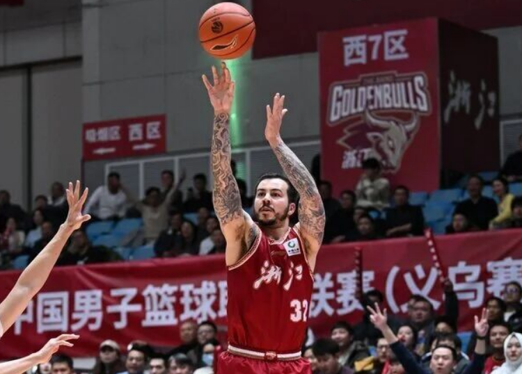 开云体育平台-郭艾伦伤停12场！浙江双杀广州换帅后10战8胜 徐昕狂送6帽