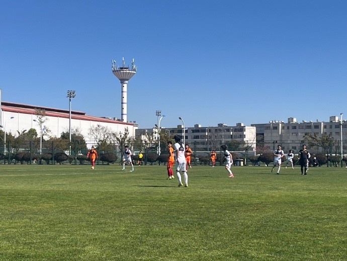 开云-爱游戏-1月24日，上海海港B队在云南昆明海埂基地完成了为期三周的冬训