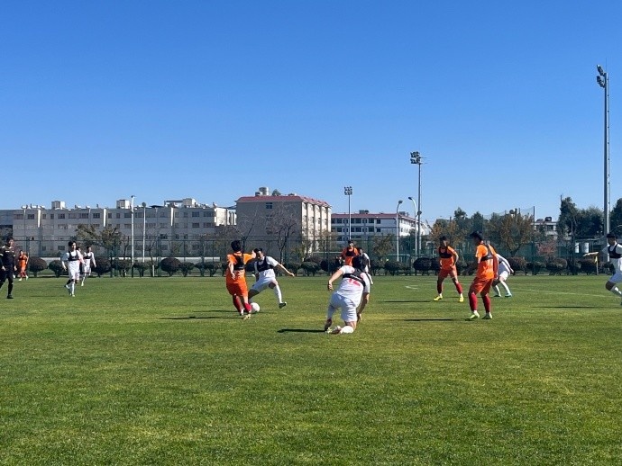 开云-爱游戏-1月24日，上海海港B队在云南昆明海埂基地完成了为期三周的冬训